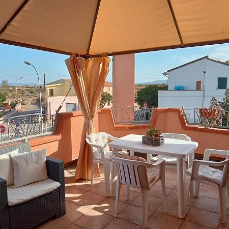 Casa Vacanza Le 2 Isole Suni 外观 照片