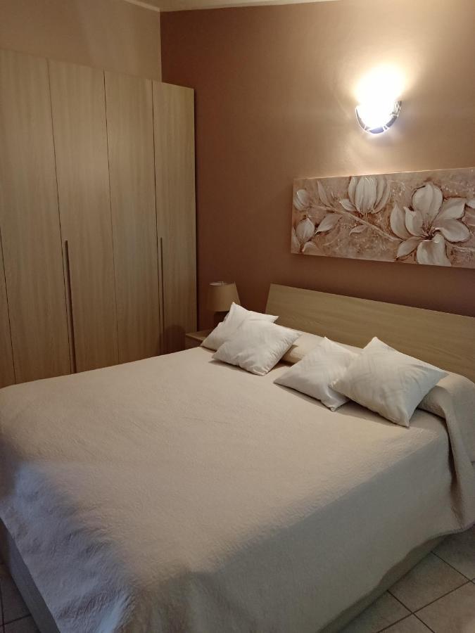Casa Vacanza Le 2 Isole Suni 外观 照片